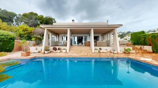 Chalet à El Portet-Pla del Mar. Impresionante chalet en la playa de moraira