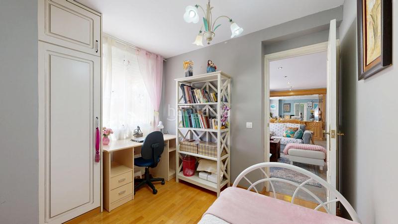 Foto 080a0827-93e2-48a5-87da-be0741e567e3. Casa adossada a El Alborgí Paterna