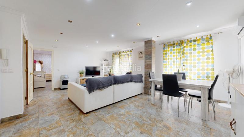 Foto 0b6b7b90-4d44-4871-ba10-6a97240e3281. Casa adossada a El Alborgí Paterna