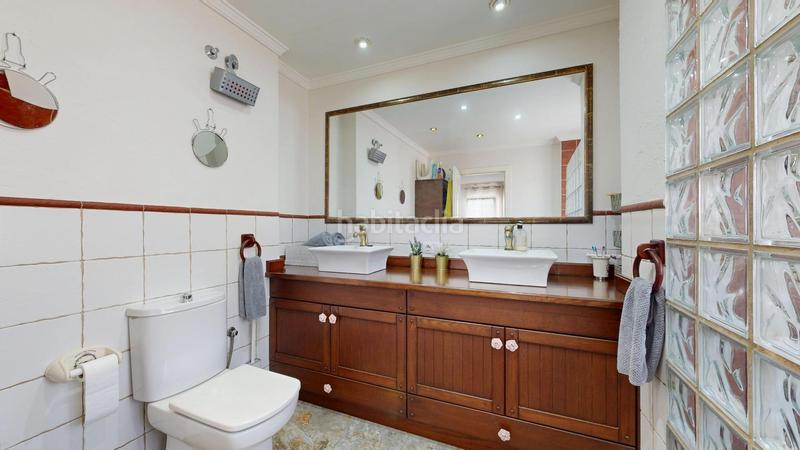 Foto 2132cc4c-939c-41a5-b9d5-c53924c2c96d. Casa adossada a El Alborgí Paterna