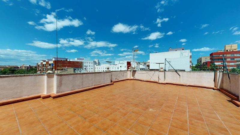 Foto 55ef65cc-899d-4bc9-b7a3-e77f0331003f. Casa adossada a El Alborgí Paterna