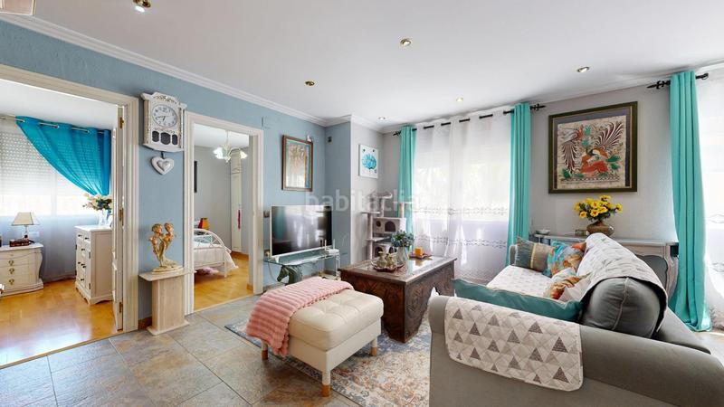 Foto c7b533de-4e1a-4c32-a6df-b5f1652135a1. Casa adossada a El Alborgí Paterna