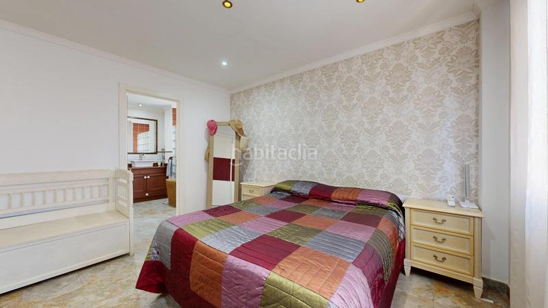 Foto e6e37bdf-f7c8-4c07-94ac-f8481bfd780a. Casa adossada a El Alborgí Paterna