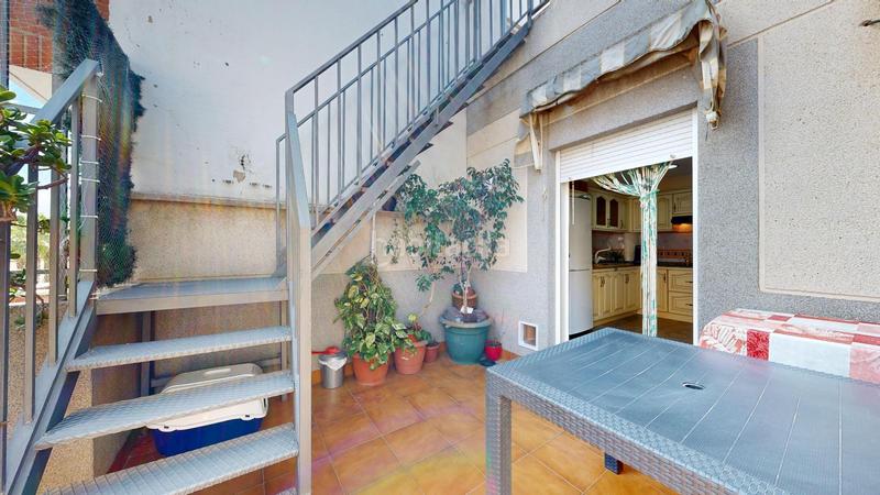 Foto eb3603bc-309b-4a42-9120-1d593fcf67c9. Casa adossada a El Alborgí Paterna