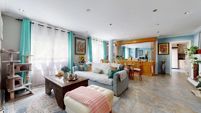 Foto f781ca8f-ecf1-4915-8fad-1388230b60e6. Casa adossada a El Alborgí Paterna