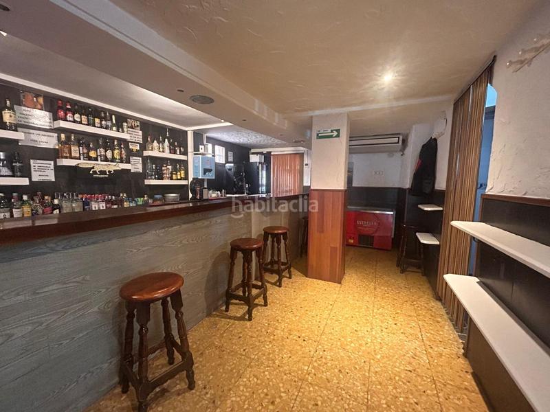 Foto 1299e259-d48a-4b57-881d-e3bdf42b7111. Local commercial dans Piles