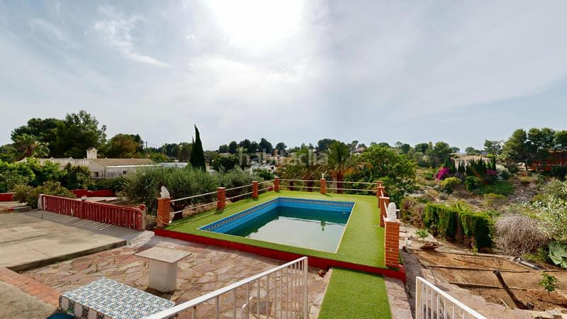 Foto ea24fc61-b577-4b8f-9a27-b1b730dc68b4. Chalet avec chauffage parking piscine dans Alberic