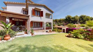 Casa aparellada a Montornés-Las Palmas-El Refugio. Chalet pareado en benicassim
