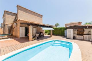 Xalet a La Cañada. Vivienda de ensueño en montecañada con 5 habitaciones y piscina