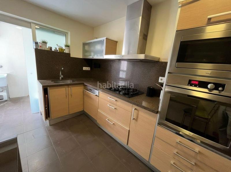 Foto 2f12381f-6152-457c-bdf7-3998713dea2d. Piso excelente piso frente al puerto. en El Grau Valencia