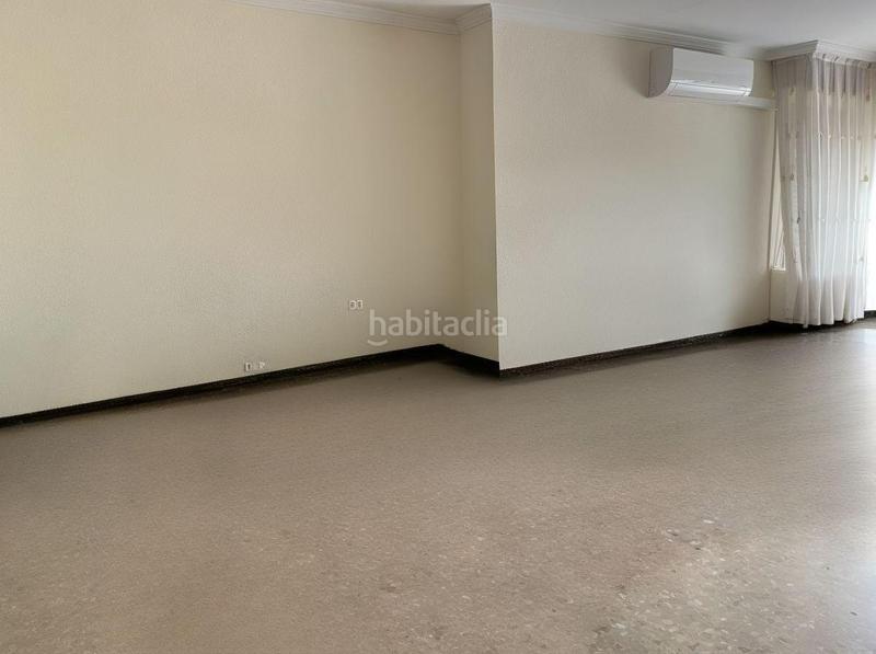 Foto 982c77a2-4227-4ea0-b554-20d7fd15b9af. Piso excelente piso frente al puerto. en El Grau Valencia