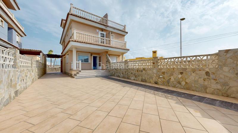 Foto 111e36f3-ff9f-442c-baac-216784fe1f6b. Chalet quieres un adosado a 30 mts de la playa ...? en Cullera