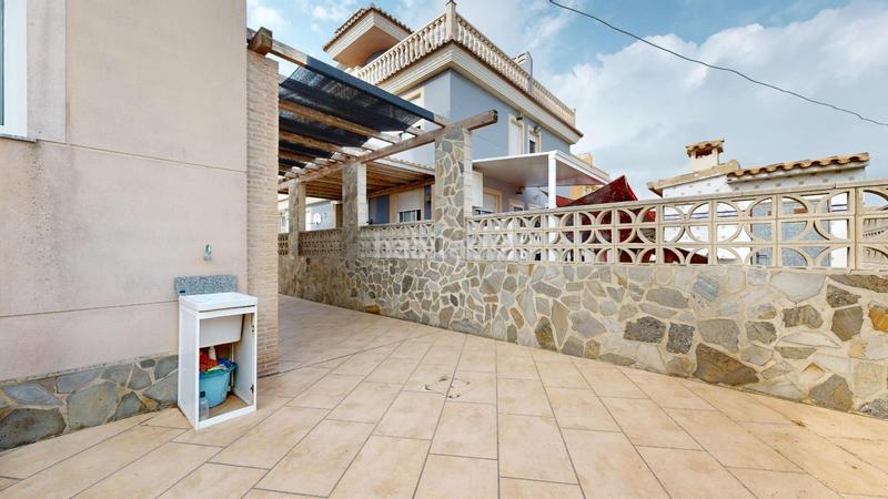Foto 4813010e-937b-4746-8b35-ba0aab5dcc3d. Chalet quieres un adosado a 30 mts de la playa ...? en Cullera