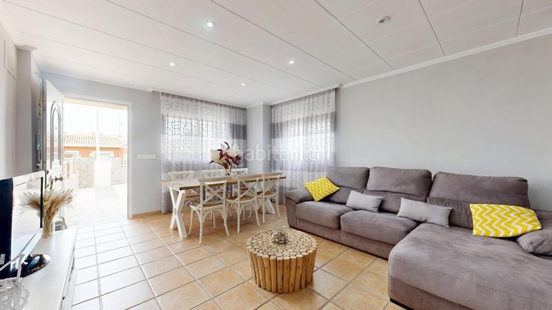 Foto 6d136569-6d26-4dbb-b73f-cd334678c93d. Chalet quieres un adosado a 30 mts de la playa ...? en Cullera