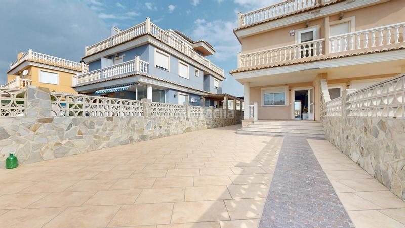 Foto b7c36a9a-12bf-48c1-9c0b-c4bb2e1fd393. Chalet quieres un adosado a 30 mts de la playa ...? en Cullera