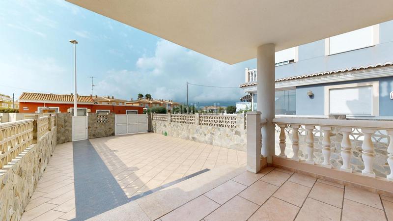 Foto c4a48a36-326e-4c08-b7f3-c8816e0fb1c9. Chalet quieres un adosado a 30 mts de la playa ...? en Cullera