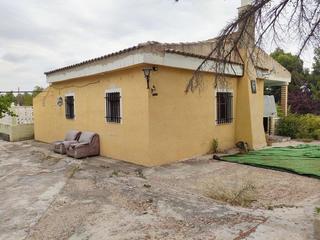 Casa a Alborache. Estupendo chalet independiente con piscina en alborache