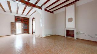 Casa a Llaurí. Casa con buenas posibilidades en llauri
