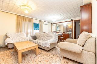 Pis a El Castell. Oportunidad única piso grande en zona ayuntamiento de burjasot