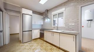 Appartement à Zona Avenida del Mar. Piso en castellon plaza escultor adsuara, oportunidad unica!!!!!