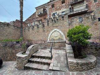 Bauernhof in Serra. Casa de pueblo de dos alturas en serra