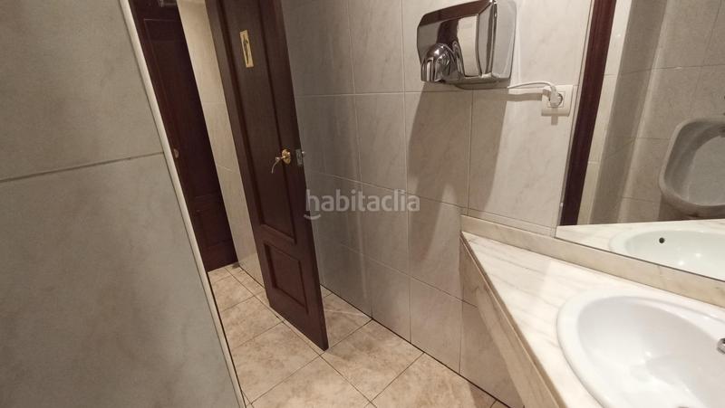 Foto 6e30aecc-0fe2-45e4-bfbe-1403eb4402b1. Pas-de-porte local commercial dans Ciutat Jardí Valencia