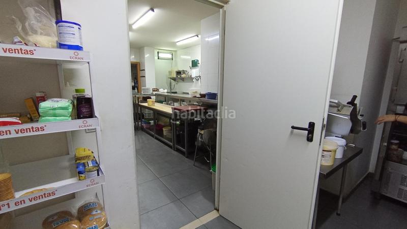 Foto 3e9d735d-f72d-417d-8776-94c39d55d1fc. Traspaso local comercial gran barrestaurante con terraza una joya hostelera en Valencia