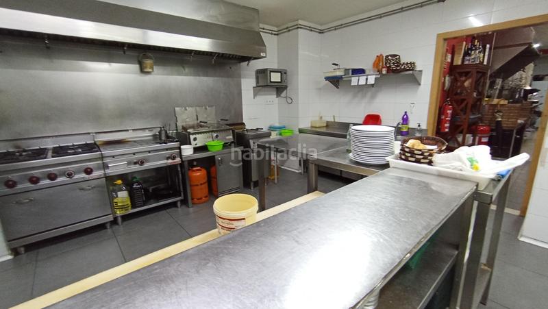 Foto cc3b6f86-25df-40cc-bc1d-fab530c8f9ef. Traspaso local comercial gran barrestaurante con terraza una joya hostelera en Valencia