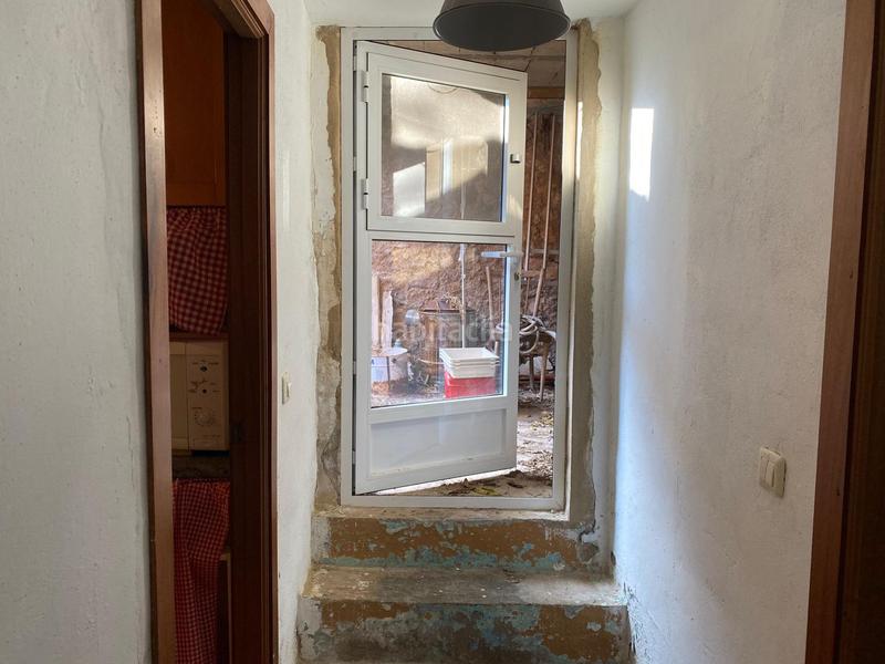 Foto 64885017-e21e-4500-98f8-4b651a0bb018. Masia amb aparcament a Cortes de Pallás