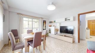 Apartament a Mareny de Barraquetes. Vivienda en primera línea con terraza acristalada y vistas espec