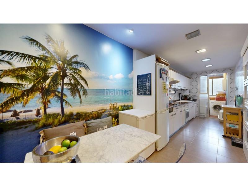 Foto 20e7d705-b31e-487b-ad1f-21ed11e60394. Piso vivienda esquinera exterior en blasco ibañez en Valencia