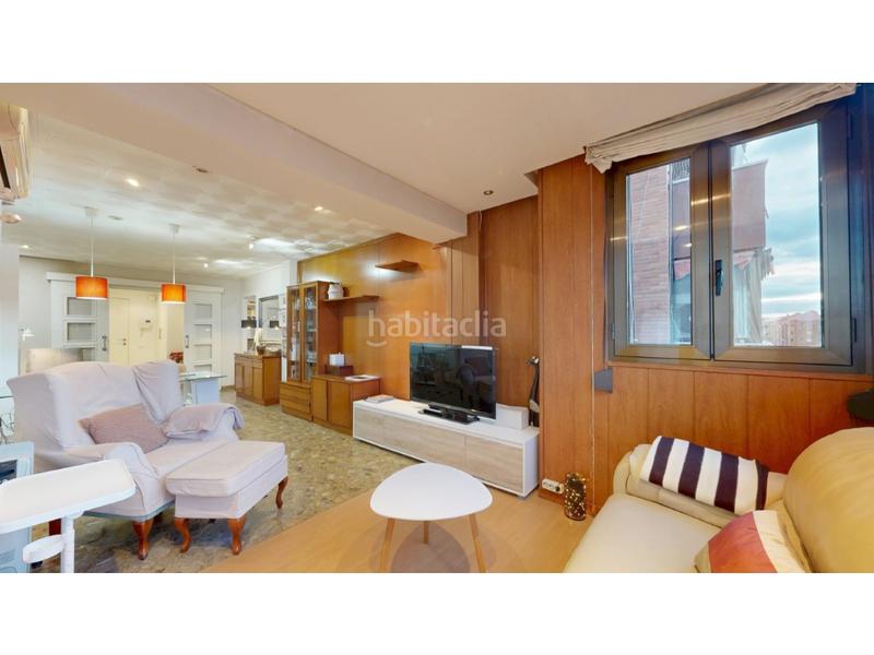 Foto 4d3d9df3-de91-48b0-914c-c3a3689bfee1. Piso vivienda esquinera exterior en blasco ibañez en Valencia