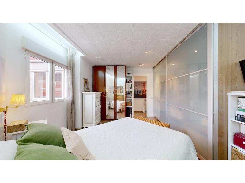 Foto 5fde8a2b-2b36-46c1-ba89-a5a9afb9ad11. Piso vivienda esquinera exterior en blasco ibañez en Valencia