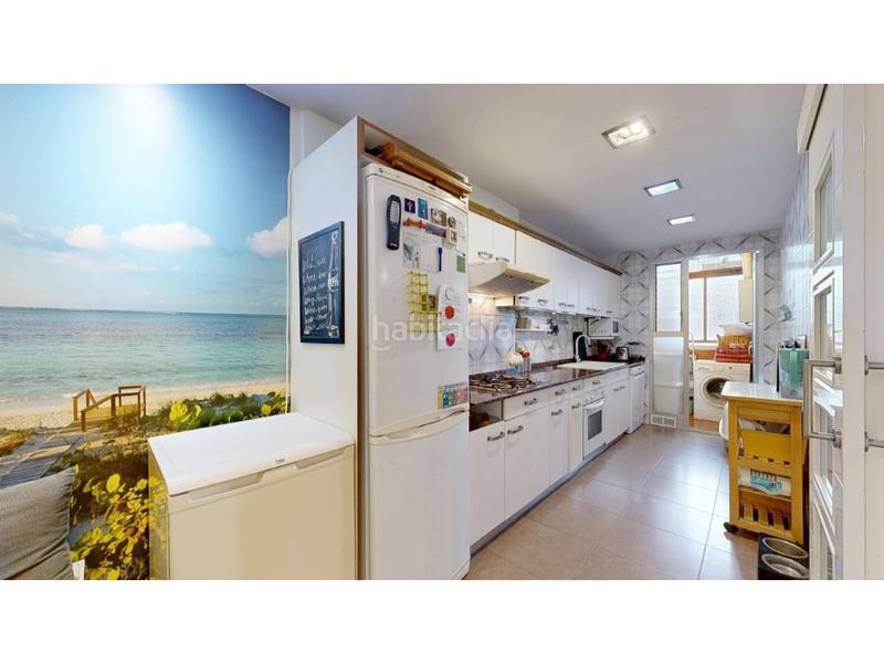 Foto 616a140d-82e5-43af-9e89-7a8fb52cd662. Piso vivienda esquinera exterior en blasco ibañez en Valencia