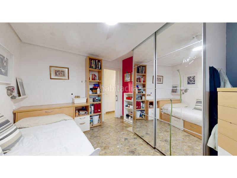 Foto 7f6589c3-01bd-4245-b55e-f92396e8a39d. Piso vivienda esquinera exterior en blasco ibañez en Valencia