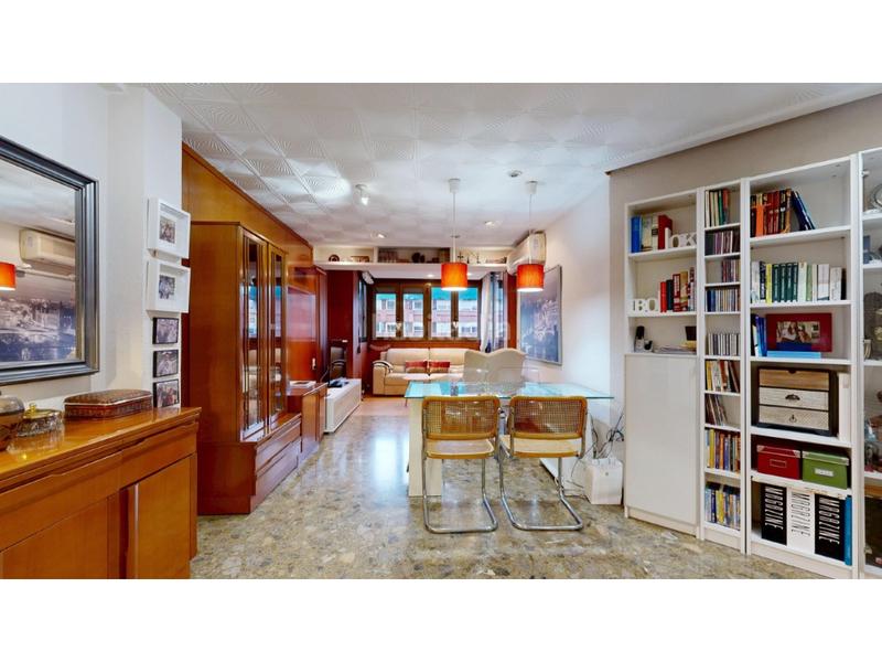 Foto 9aaeb6f8-1142-468f-9663-447b346b7a7d. Piso vivienda esquinera exterior en blasco ibañez en Valencia