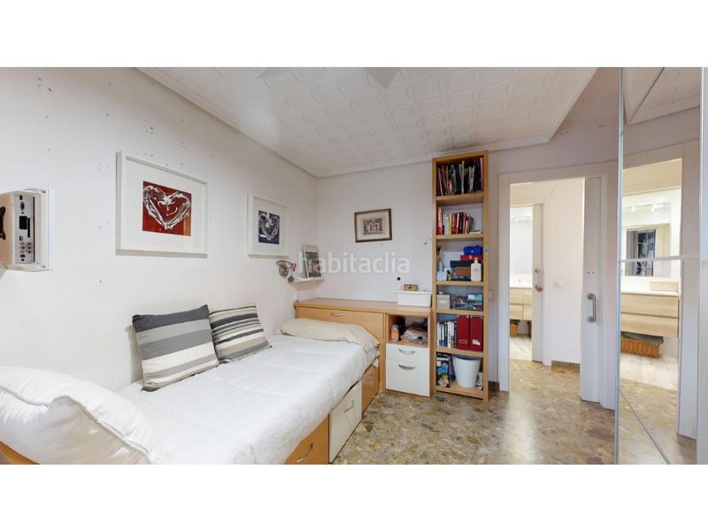 Foto a52c192b-5dff-4f8f-a1fa-50bf7c0c02cd. Piso vivienda esquinera exterior en blasco ibañez en Valencia