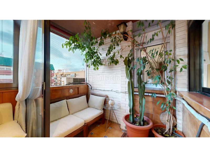 Foto abf2251f-5504-4d5f-8bbb-cc5eceefbf13. Piso vivienda esquinera exterior en blasco ibañez en Valencia