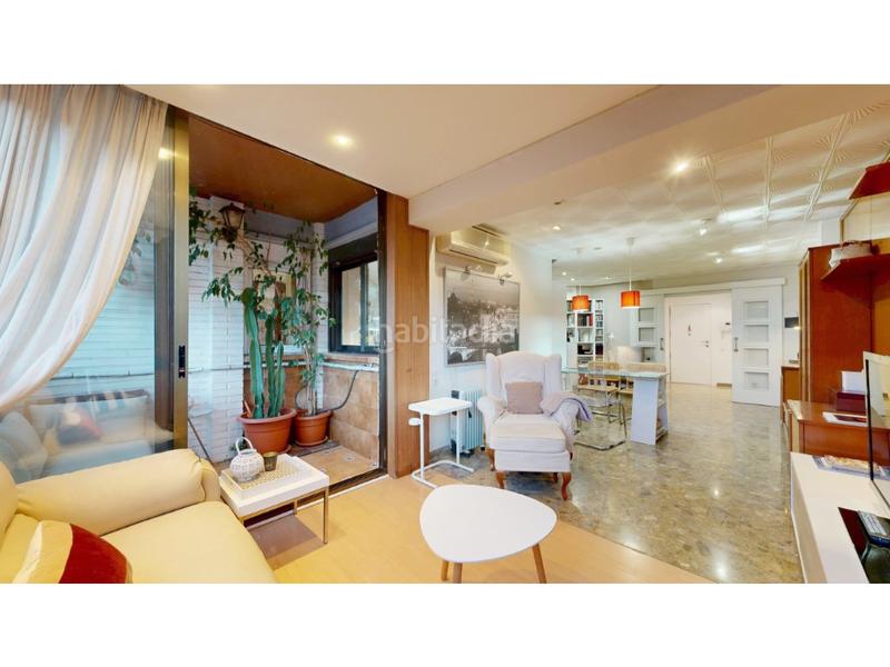 Foto b4a8dd26-363c-4b78-8192-a57dda0ff738. Piso vivienda esquinera exterior en blasco ibañez en Valencia