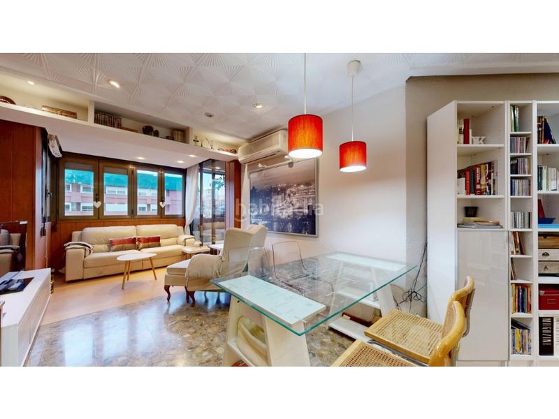 Foto c3499d8b-650c-4ca8-9515-841fa5ebb5d0. Piso vivienda esquinera exterior en blasco ibañez en Valencia