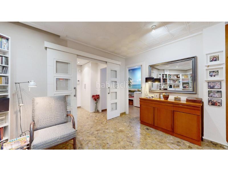 Foto d0ac0d3e-f6db-4afa-b7f2-eb0ca35441de. Piso vivienda esquinera exterior en blasco ibañez en Valencia