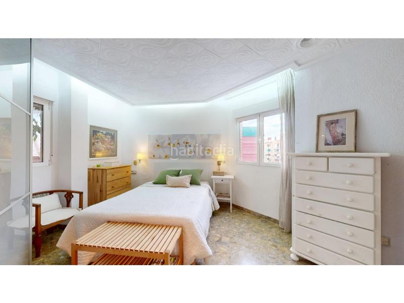 Foto ff822b3b-2851-464f-b225-c69279919f5c. Piso vivienda esquinera exterior en blasco ibañez en Valencia