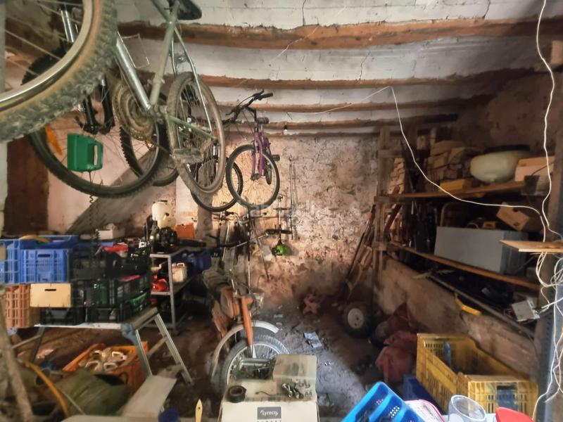 Foto a16070df-6710-4e53-ae0f-15530f9f07cf. Casa  de pueblo para reformar en Castellnovo