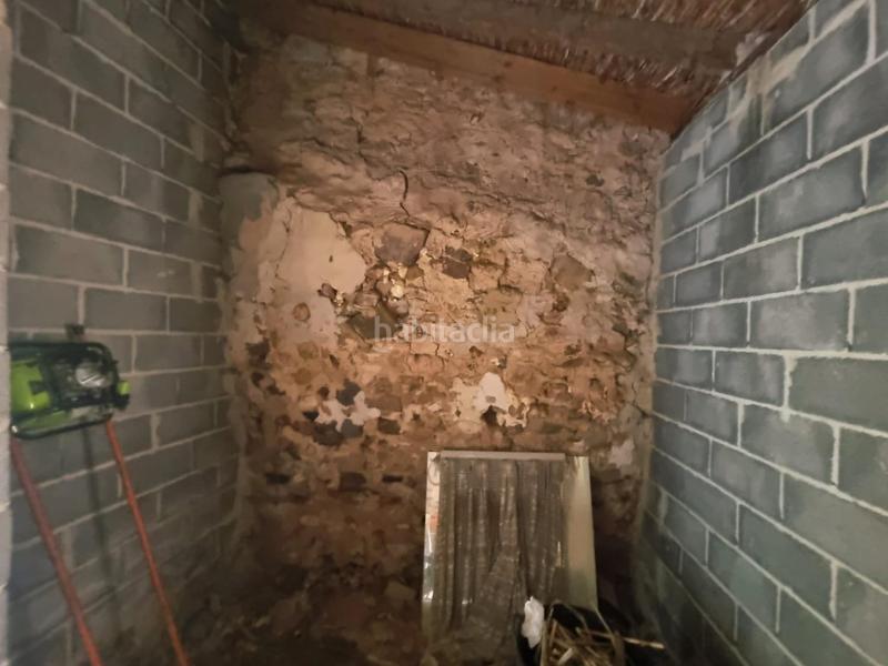 Foto d0c83490-8553-47b2-81ea-f6c2ac227a78. Casa  de pueblo para reformar en Castellnovo