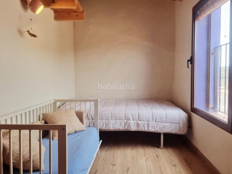 Foto b23e6e38-8c6b-4e6a-9df9-8e00e21c8437. Casa con riscaldamento in Gátova