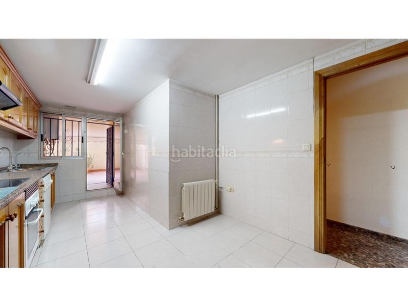 Foto 82243500-ca77-4725-b65a-4694429b20e2. Etagenwohnung mit parking in La Raïosa Valencia