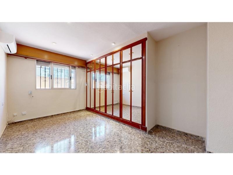 Foto bdc1b13b-9501-4461-a158-d3336ed47819. Etagenwohnung mit parking in La Raïosa Valencia