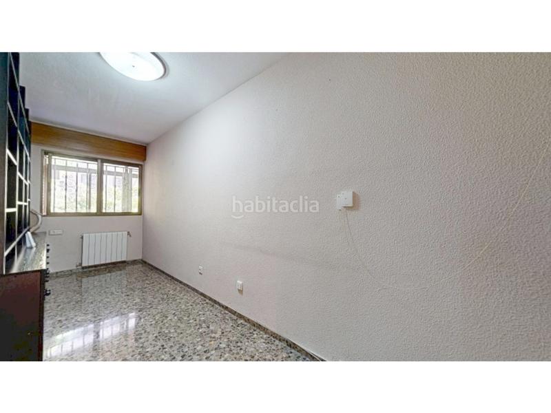 Foto f07b4d52-0f4f-421f-b681-740e37dc3b4f. Etagenwohnung mit parking in La Raïosa Valencia