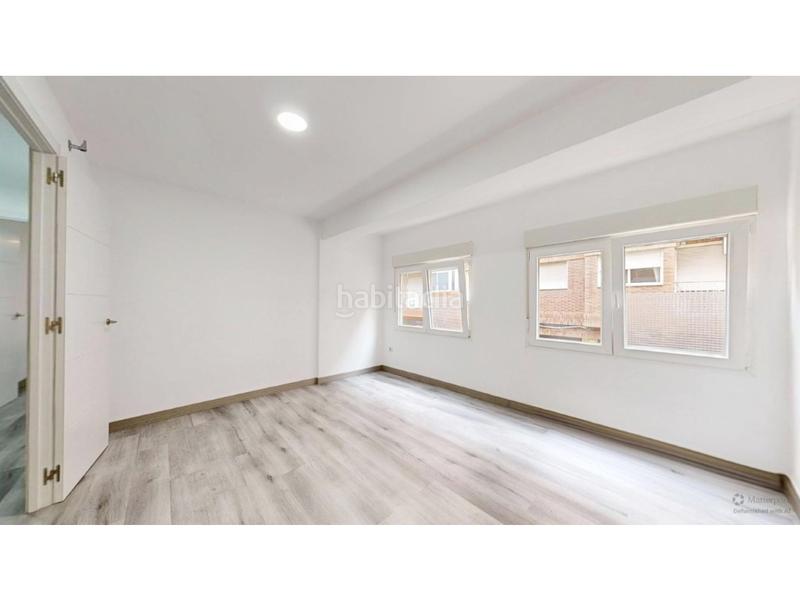 Foto 59207f28-8fe1-4e89-8863-456ada0a0bc2. Pis a Zona Avenida al Vedat Torrent