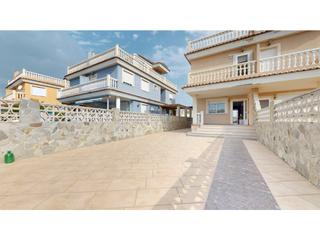 Chalet  Avenida marenyet. Quieres un adosado en cullera a 30 mts de la playa ...?